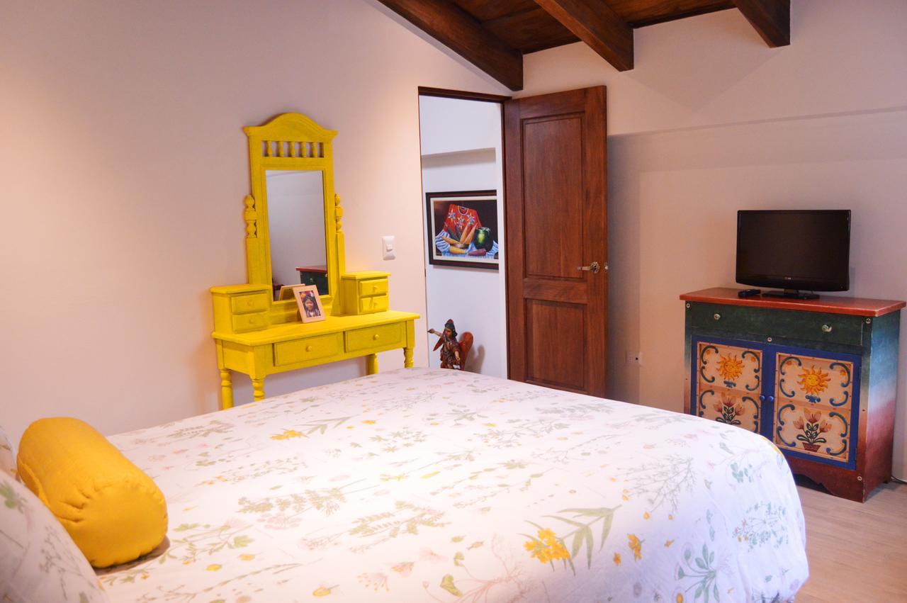 Casa Girasol Bed & Breakfast Antigua ภายนอก รูปภาพ